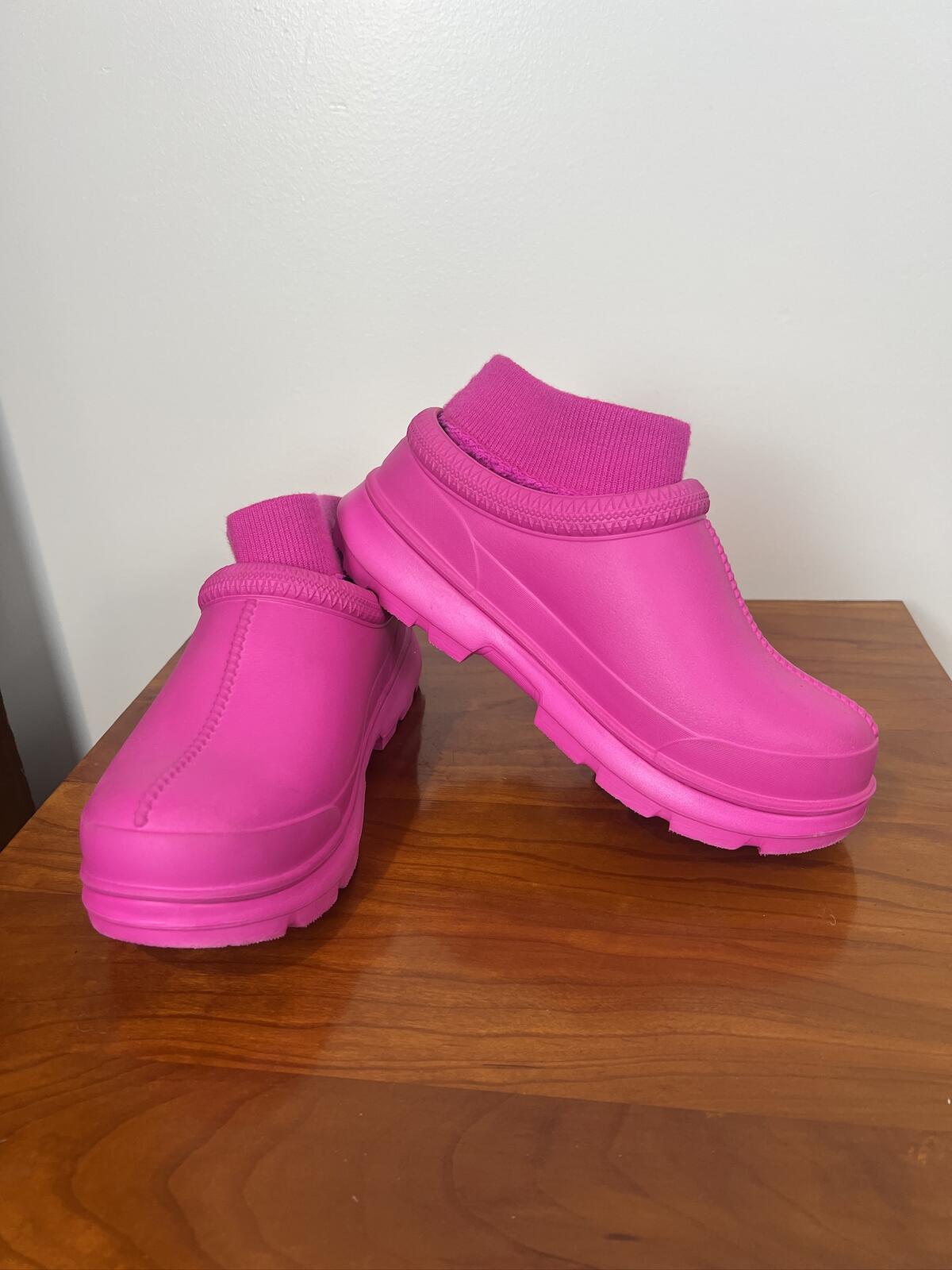 UGG Pink Waterproof Clog Boots Cozy Lined Slip On Shoes Size 8