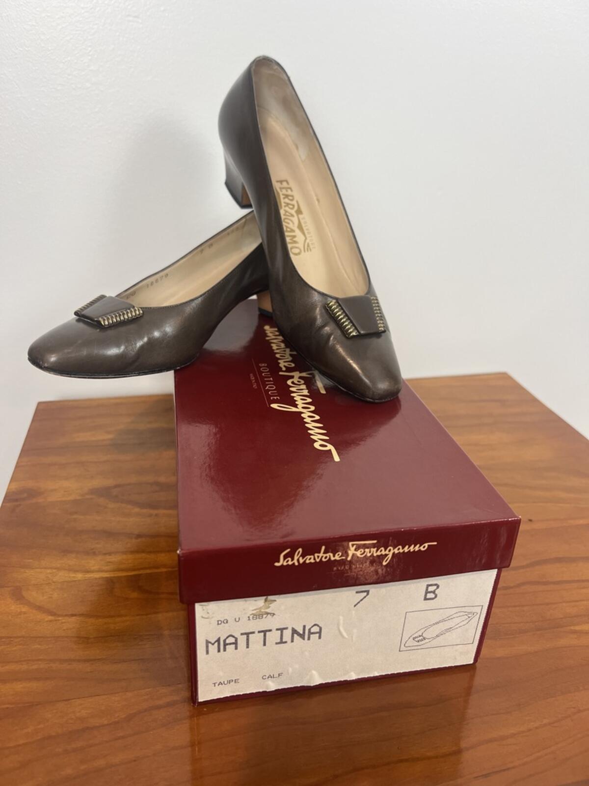 Salvatore Ferragamo Matina Brown Leather Pumps Low Heel Womens 7 B