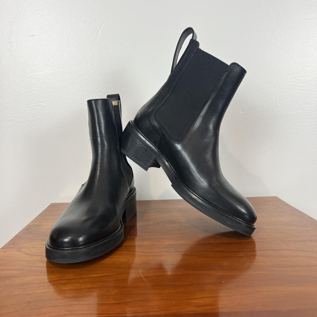 Flattered Black Leather Chelsea Boots EU 35 Women's Classic Ankle Boots