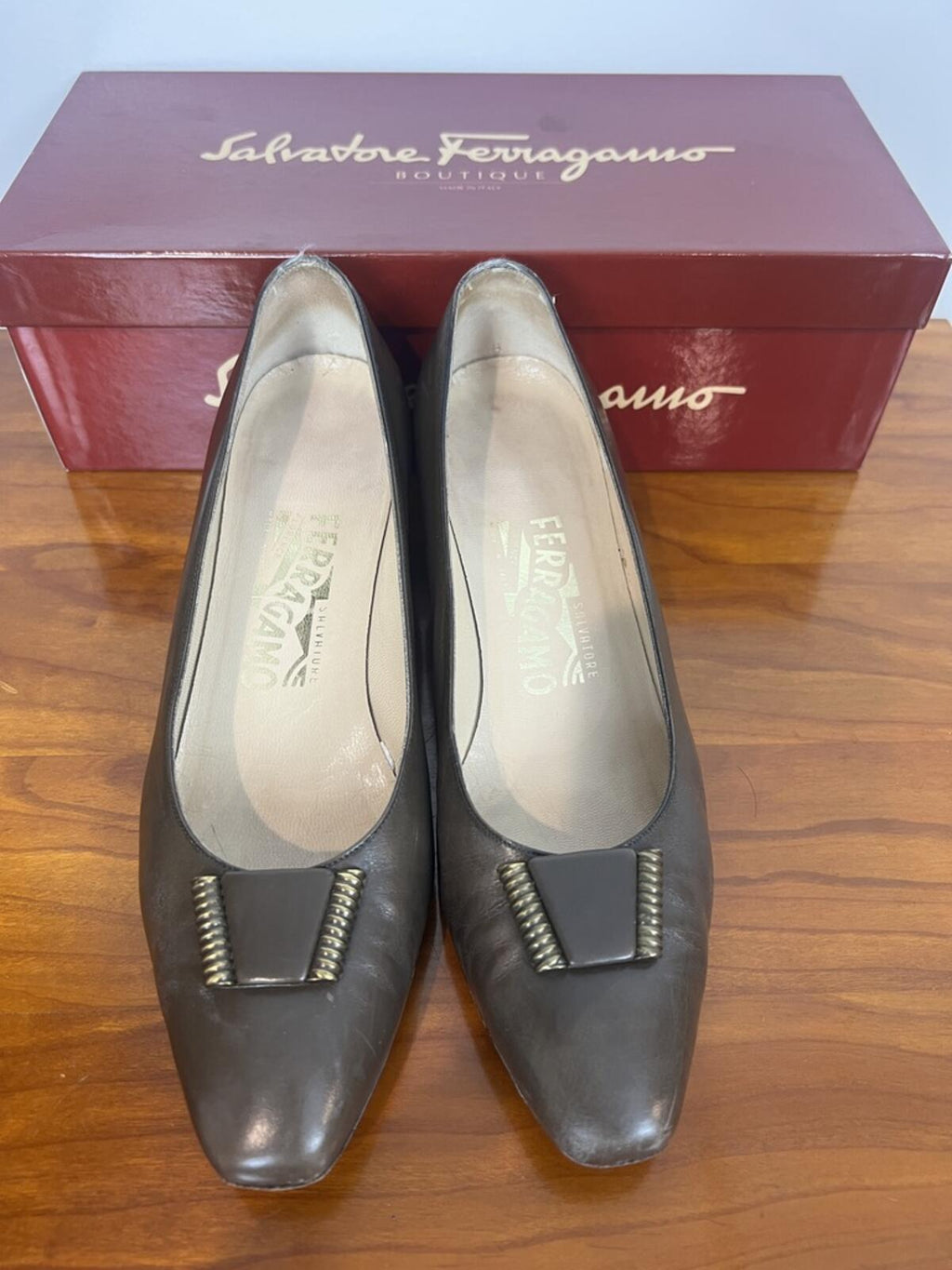 Salvatore Ferragamo Matina Brown Leather Pumps Low Heel Womens 7 B