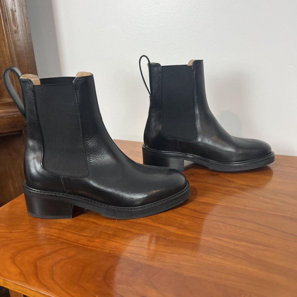 Flattered Black Leather Chelsea Boots EU 35 Women's Classic Ankle Boots