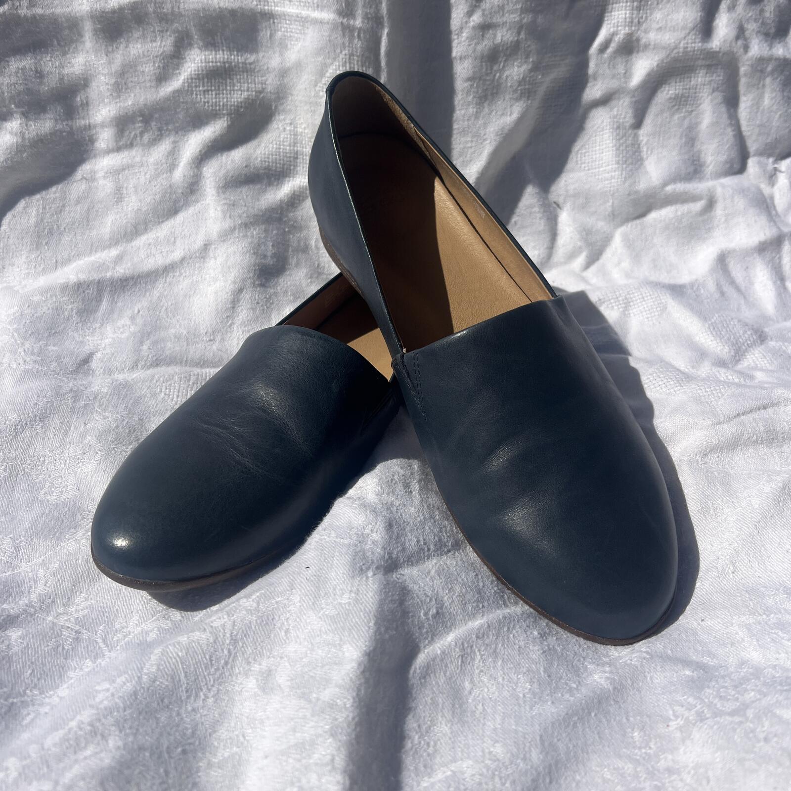 Dansko Leather Slip On Loafers Womens 41 Blue Comfort Flats NWOT