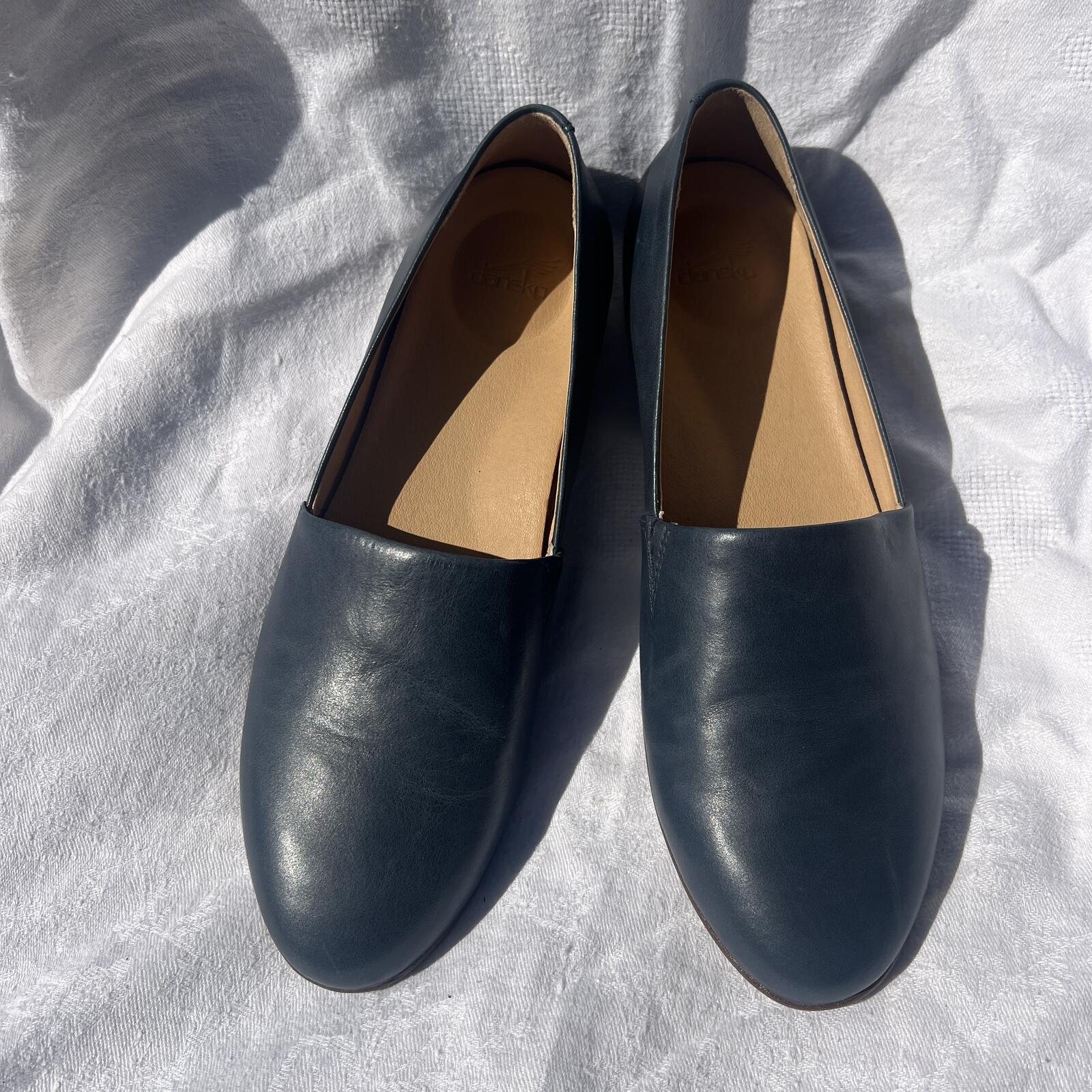 Dansko Leather Slip On Loafers Womens 41 Blue Comfort Flats NWOT