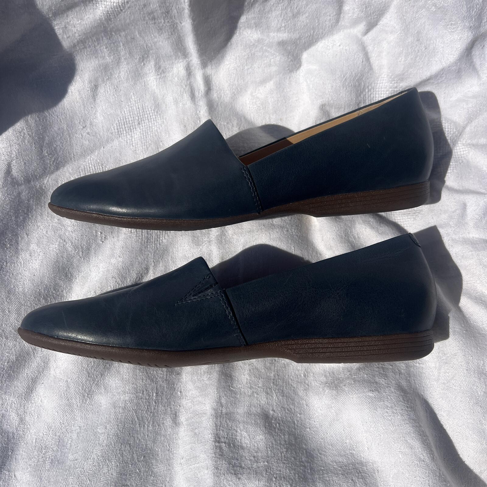 Dansko Leather Slip On Loafers Womens 41 Blue Comfort Flats NWOT