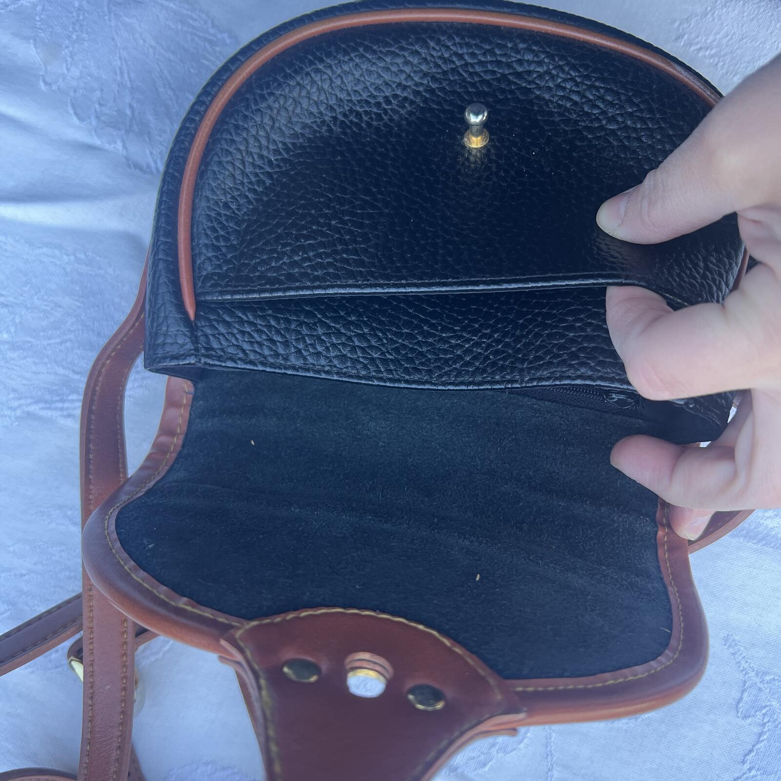 Vintage Pebbled Leather Crossbody Black & Tan Saddle Bag Classic Chic
