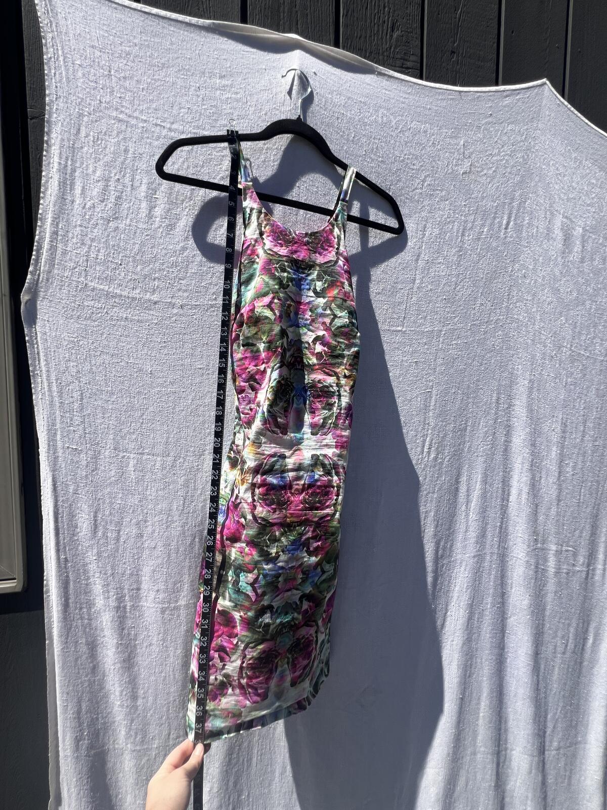 Nicole Miller Krista Sheath Dress Floral Pink Lined Strappy Size 2 Chic