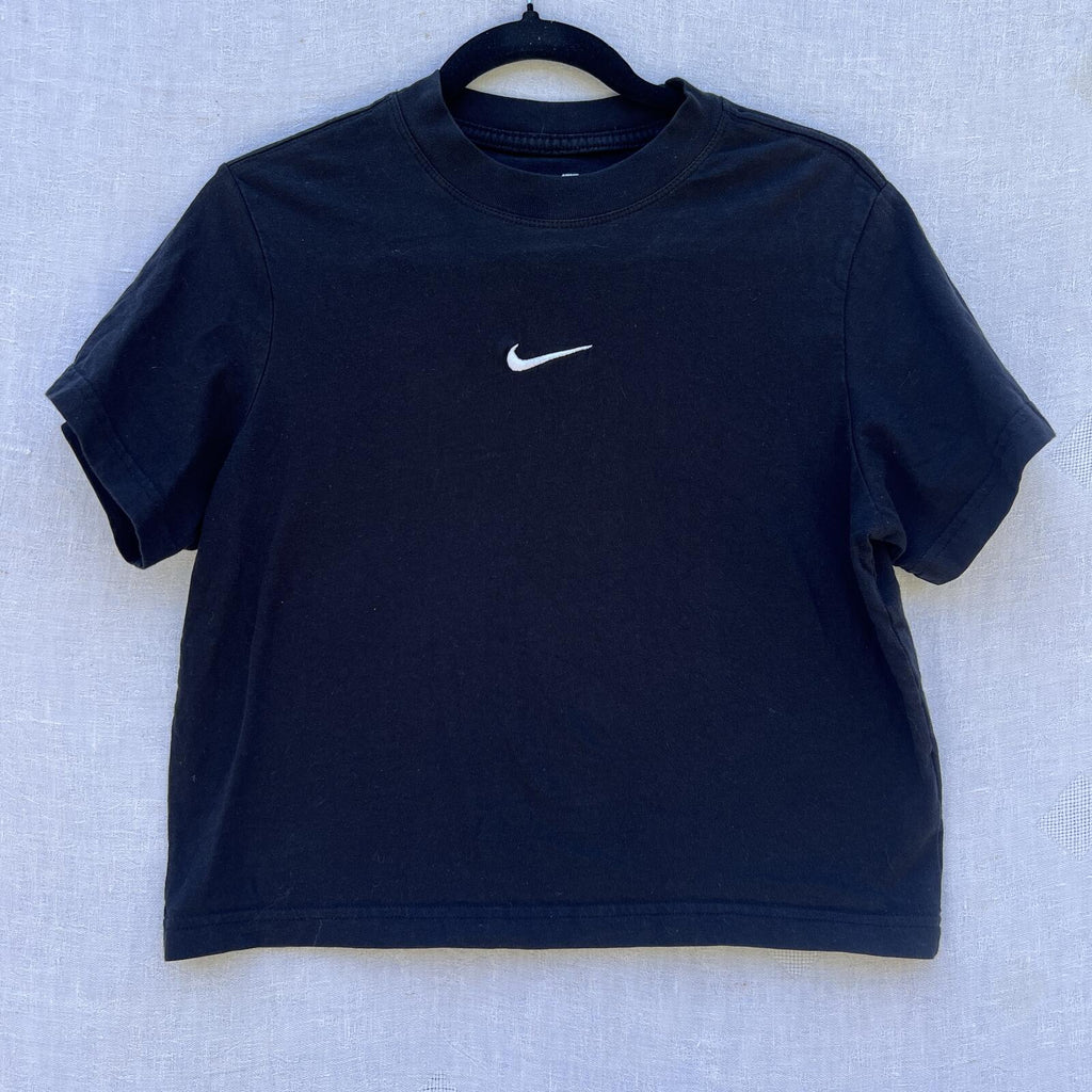 Nike Mini Swoosh Cropped Black Tee Loose Fit Cotton Women’s Size L