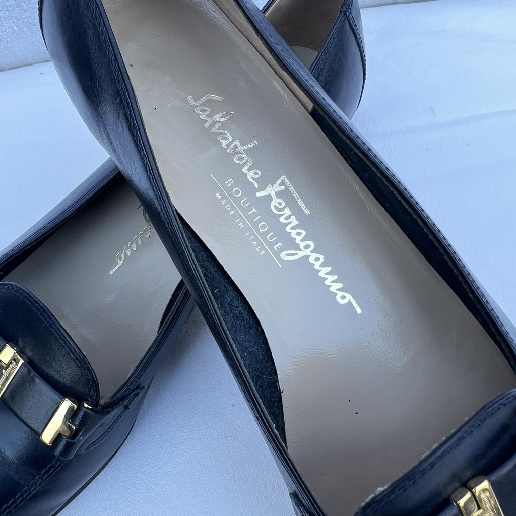 Vintage Ferragamo Black Leather Loafers Gold Gancini Italy Size 8 2A