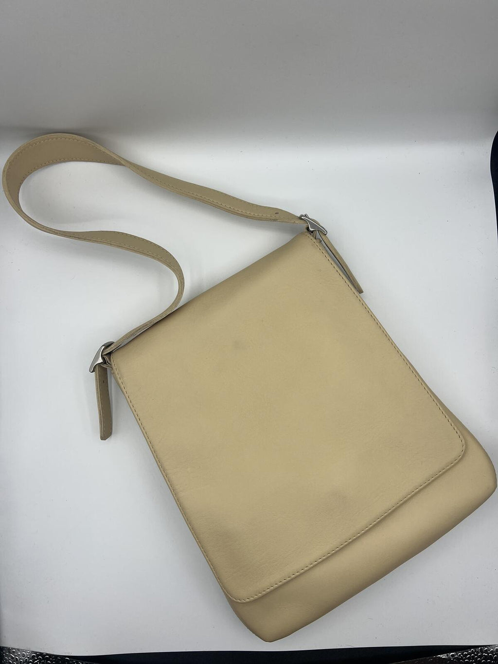 Vintage Coach 9408 Cream Leather Flap Shoulder Bag USA Minimalist EUC