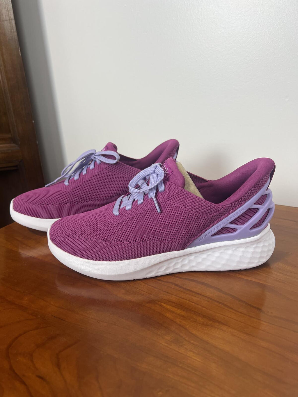 NWT Kizik Athens Hands Free Sneakers Fuchsia Wide Womens 9.5 Mens 8