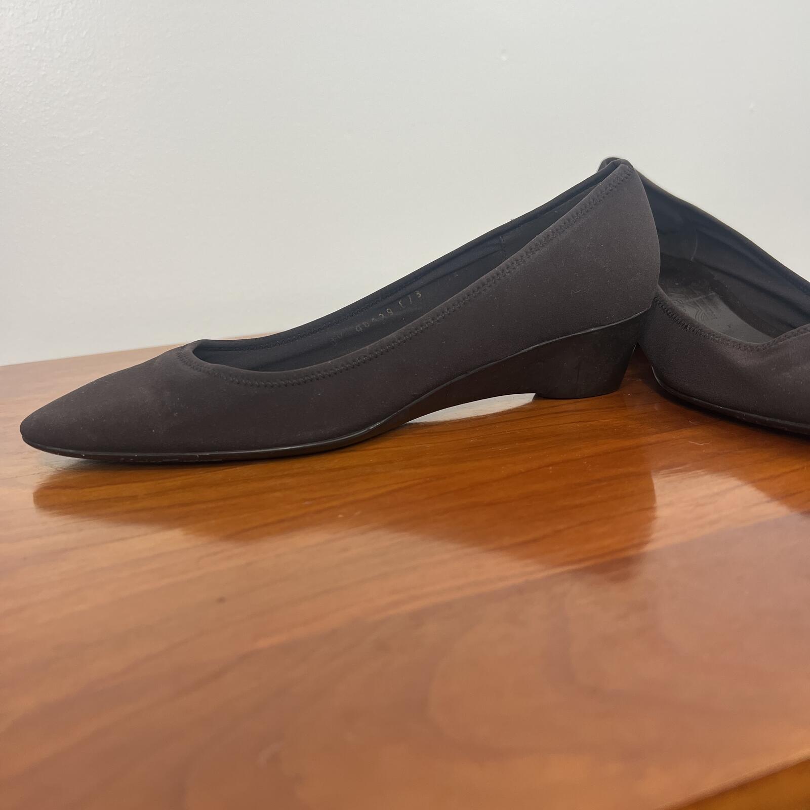 Salvatore Ferragamo Brown Low Heel Pumps Stretch Fabric Size 7.5 2A
