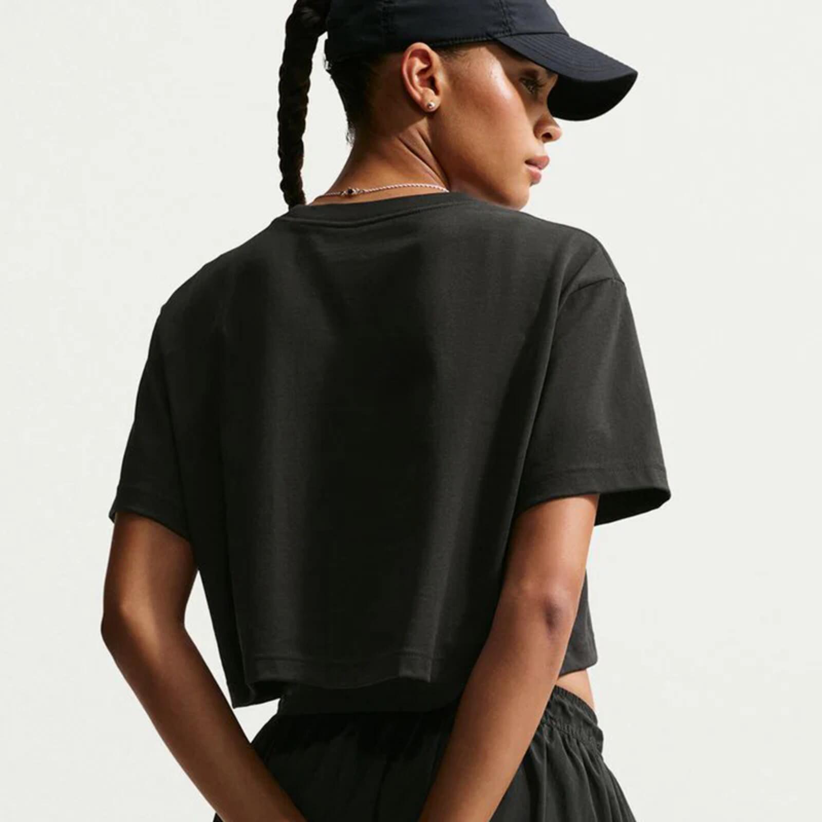 Nike Mini Swoosh Cropped Black Tee Loose Fit Cotton Women’s Size L