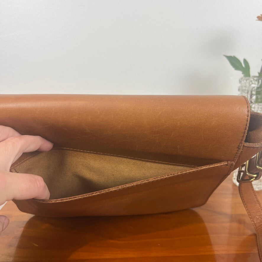 Madewell Vintage Brown Leather Crossbody Bag Brass Clasp Shoulder Purse