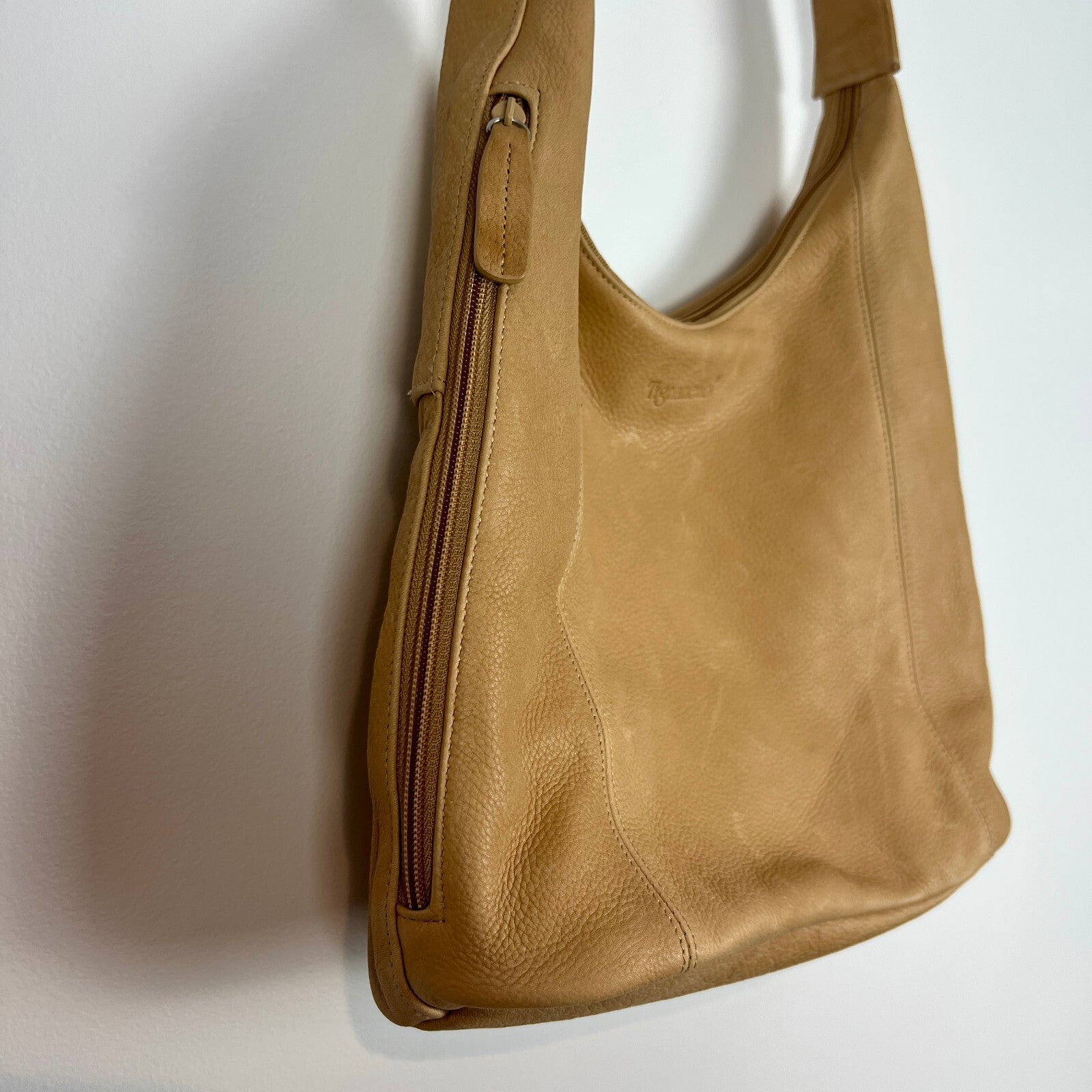 Tignanello Tan Pebbled Leather Hobo Shoulder Bag Large Zip Pocket Purse